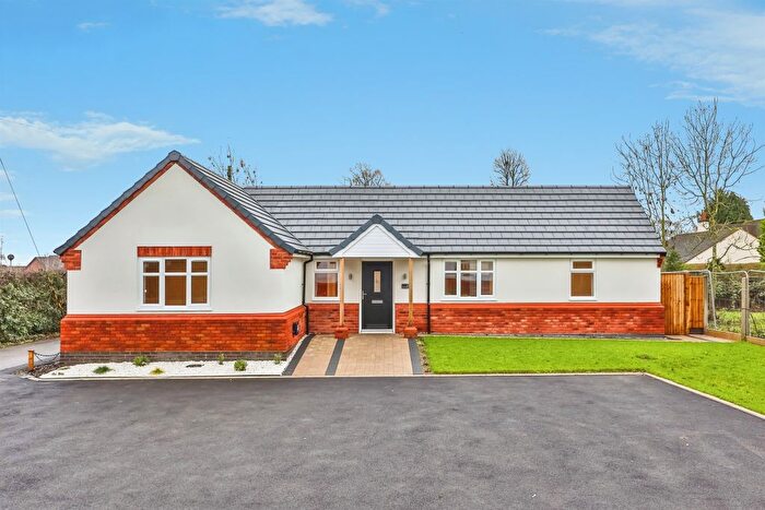 2 Bedroom Detached Bungalow For Sale In Roberts Lane, Hucknall, Nottingham, NG15