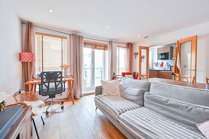 3 Bedroom Flat To Rent In Durham Wharf Drive, Brentford, TW8