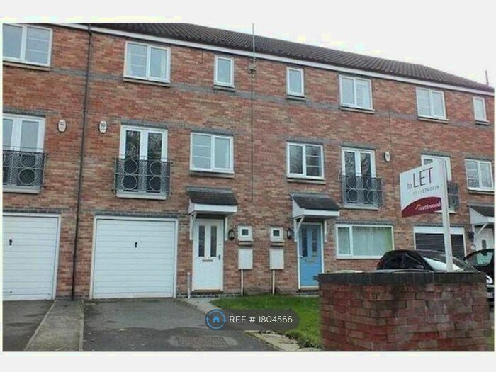 3 Bedroom Terraced House To Rent In St. Cuthberts Road, Gateshead, NE8