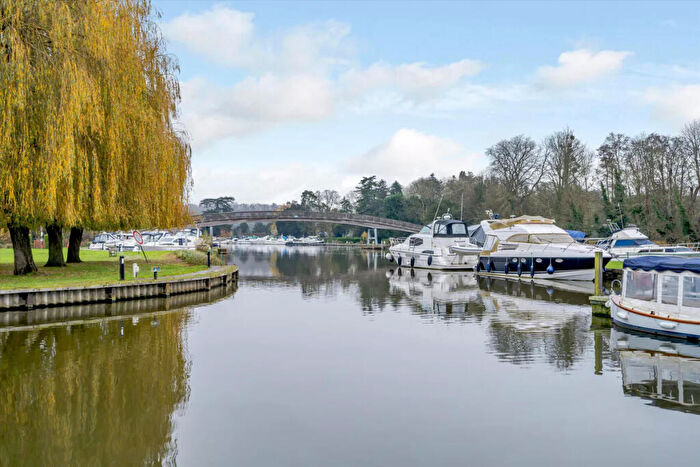 2 Bedroom Detached House To Rent In The Walled Gardens, Harleyford Henley Road, Marlow, Buckinghamshire, SL7