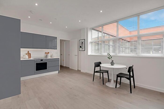 1 Bedroom Flat To Rent In **Limited Offer: £. Rent Contribution - Sunrise Parkway, Milton Keynes, MK14