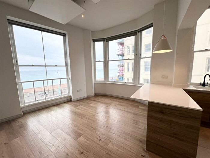 2 Bedroom Flat To Rent In Kings Road, Brighton, BN1