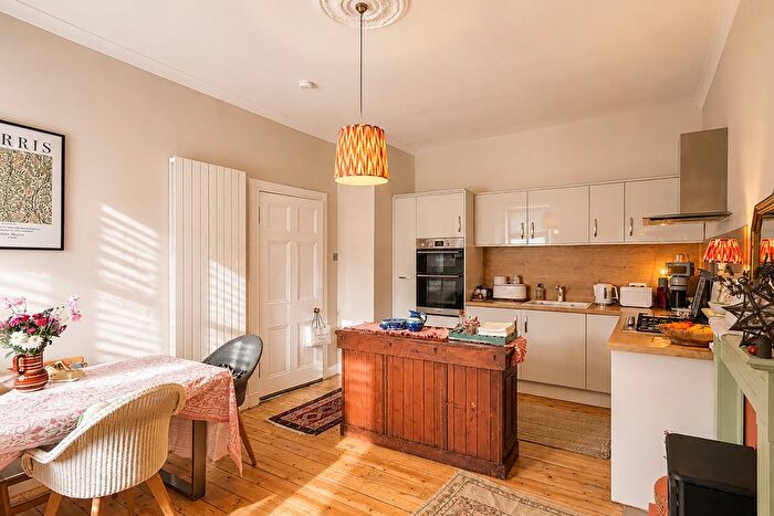 3 Bedroom Flat For Sale In Top Right David Street, Kirkcaldy, Kirkcaldy, KY1
