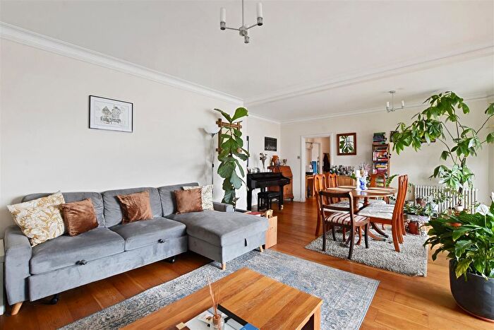 2 Bedroom Flat For Sale In St. Johns Court, Finchley Road, London, NW3