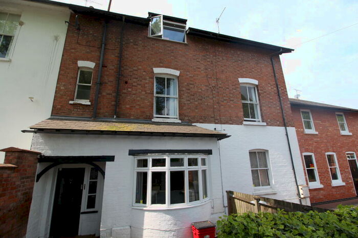 3 Bedroom Apartment To Rent In First Floor, Campion Terrace, Leamington Spa, CV32