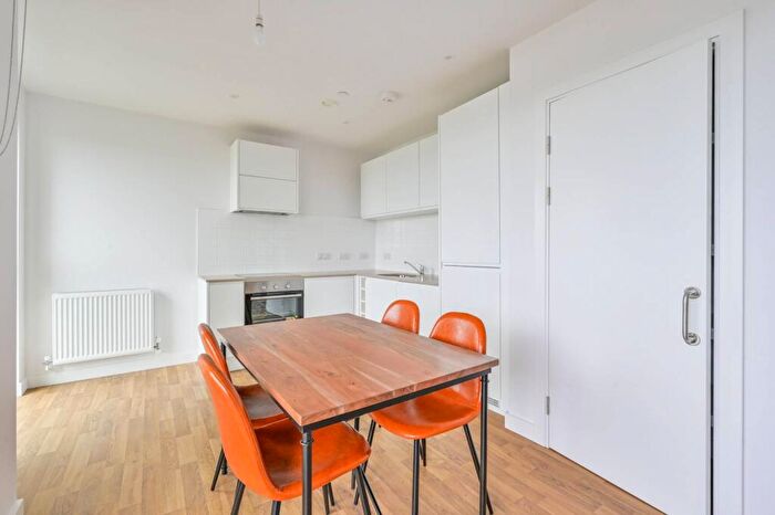 1 Bedroom Flat To Rent In Apex Gardens, Tottenham, London, N15