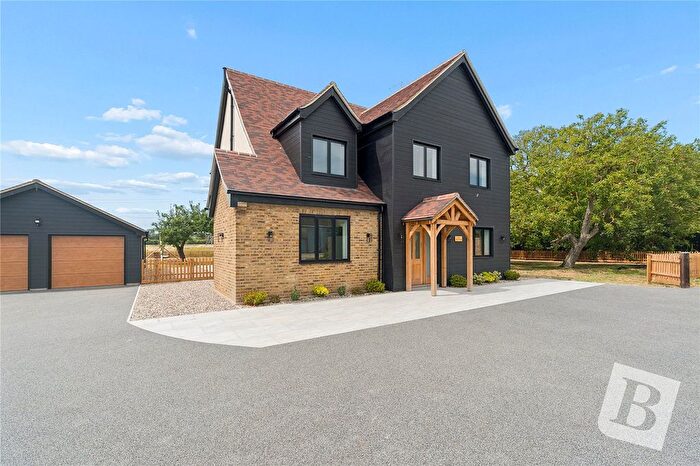 5 Bedroom Detached House For Sale In Fen Lane, North Ockendon, Upminster, RM14