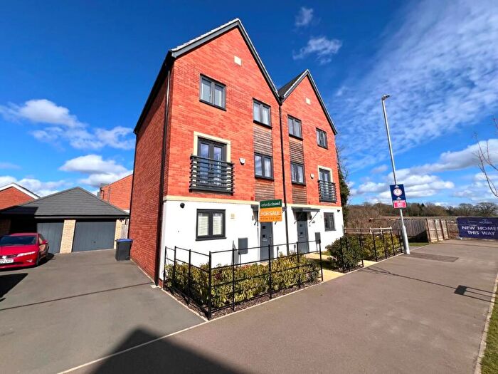3 Bedroom Town House For Sale In West Street, Upton, Northampton, NN5