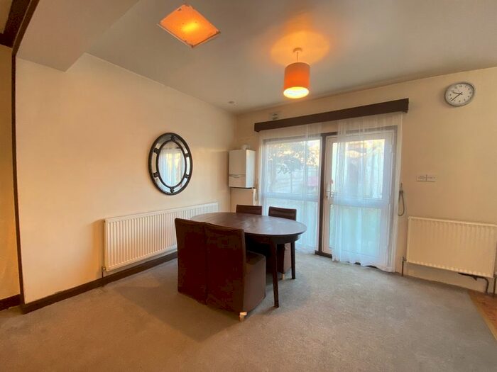 1 Bedroom Maisonette To Rent In St. James Gardens, Wembley, HA0