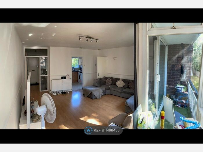 2 Bedroom Flat To Rent In River Court, London, E11