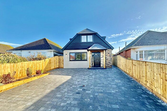 4 Bedroom Detached House For Sale In Pauntley Road, Mudeford, Christchurch, BH23