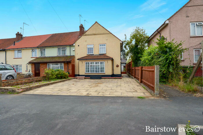 3 Bedroom House To Rent In Franklin Avenue, Cheshunt, EN7