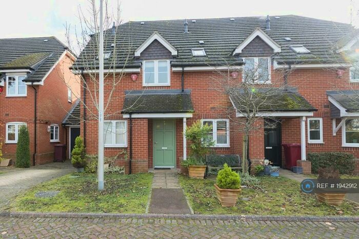 2 Bedroom End Of Terrace House To Rent In Oak Grove, Emmer Green, Reading, RG4