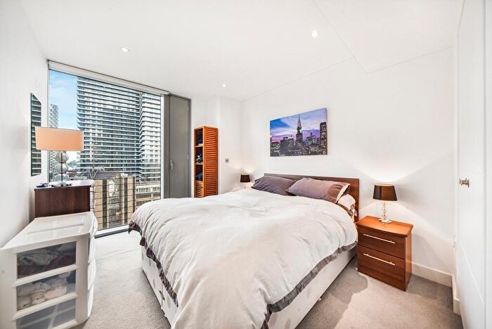 1 Bedroom Flat To Rent In Landmark East, Marsh Wall, E14