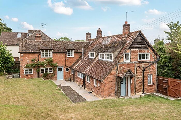 5 Bedroom Cottage To Rent In Oving Road, Whitchurch, HP22