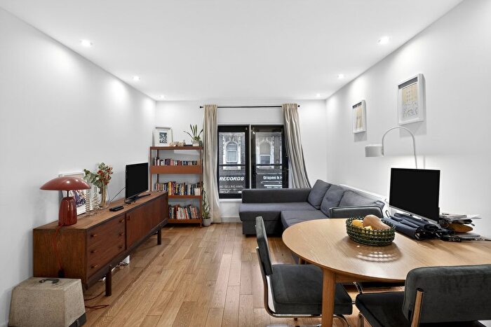 1 Bedroom Flat To Rent In Graham Road, London, E8