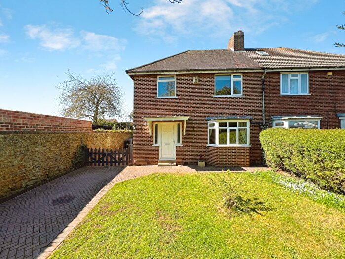 3 Bedroom Semi-Detached House For Sale In High Street, Great Gonerby, NG31