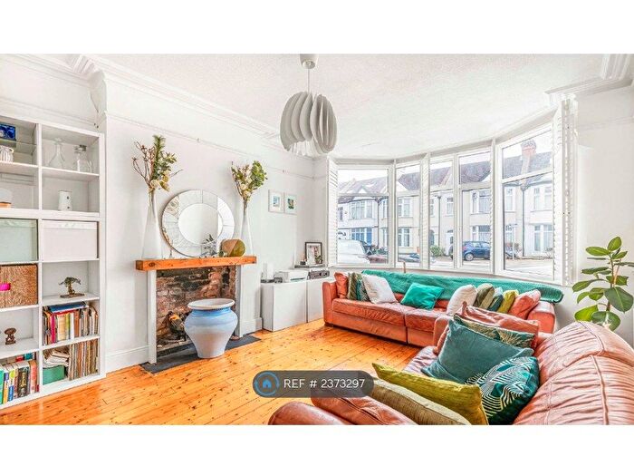 4 Bedroom Terraced House To Rent In Park Avenue, Mitcham, CR4