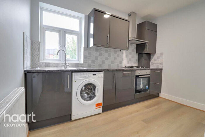 2 Bedroom Flat To Rent In Derby Road, Croydon, CR0