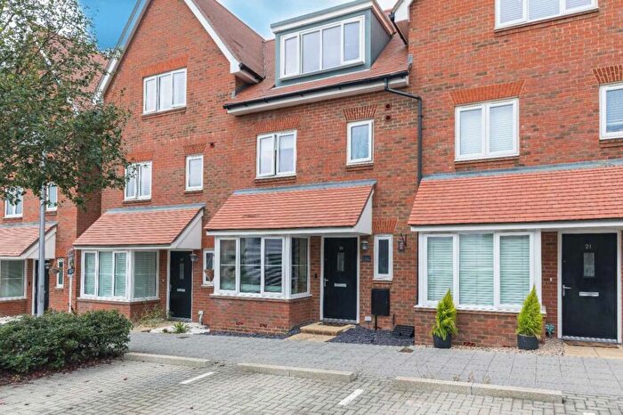 4 Bedroom Town House To Rent In Clay Vale, Faygate, RH12