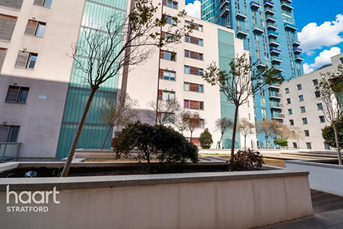 3 Bedroom Apartment To Rent In High Street, London, E15