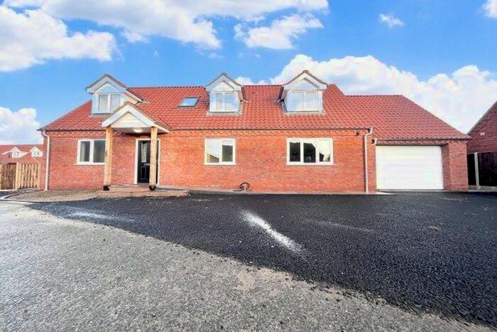 3 Bedroom Detached Bungalow To Rent In Knights Way, Norwich, NR11