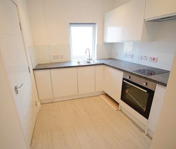 Studio To Rent In Russell Gardens, Golders Green, Barnet, London, NW11