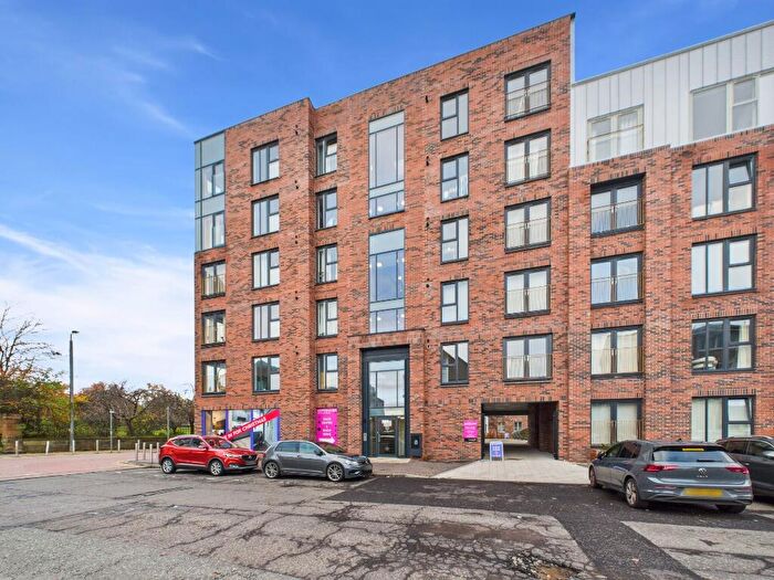 2 Bedroom Flat To Rent In Commercial Road, Glasgow, G5