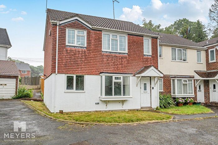 2 Bedroom Flat For Sale In Victoria Close, Wareham, BH20