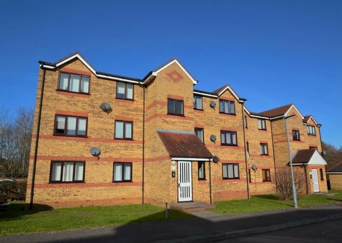 1 Bedroom Flat To Rent In Prestatyn Close, Stevenage, SG1
