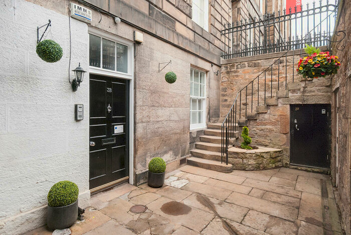 3 Bedroom Flat To Rent In Albyn Place Edinburgh United Kingdom, EH2
