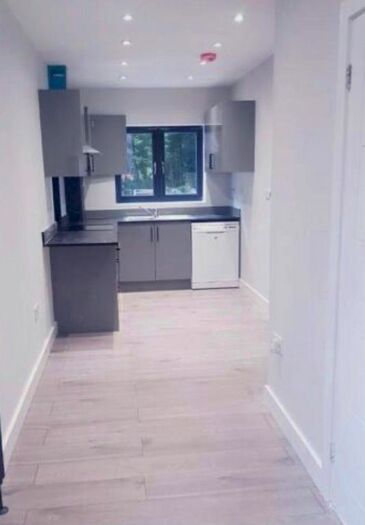 1 Bedroom Flat To Rent In Park Road, Feltham, TW13