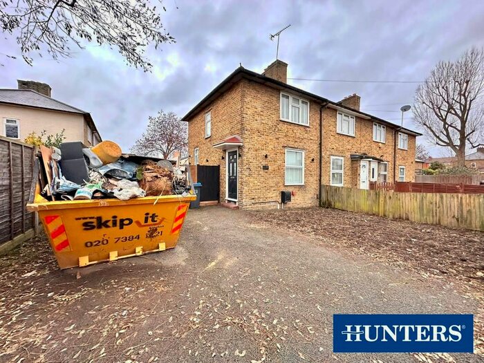 3 Bedroom End Of Terrace House To Rent In Shrewsbury Road, Carshalton, SM5