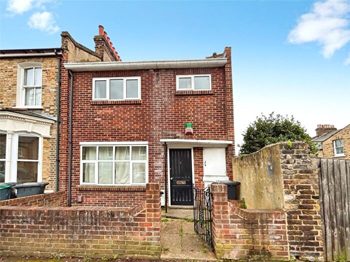 3 Bedroom End Of Terrace House For Sale In Leylang Road, London, SE14