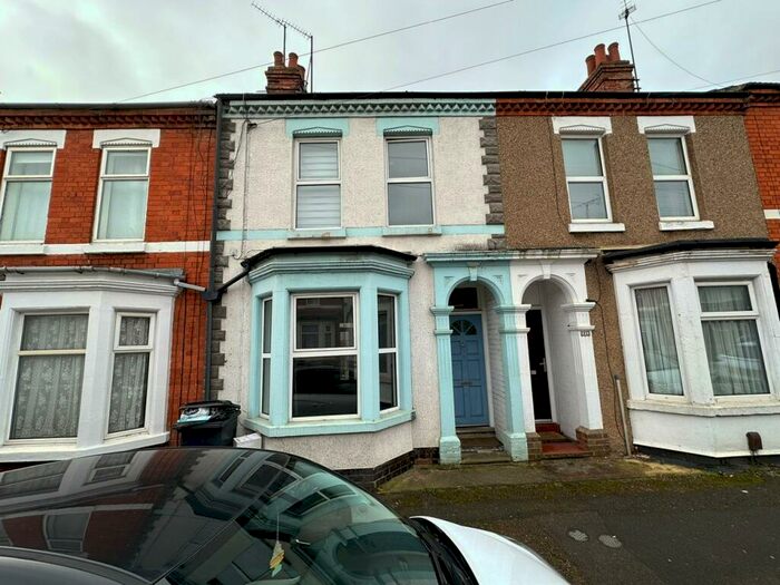 3 Bedroom Terraced House To Rent In Symington Street, Northampton, NN5