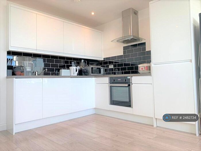 1 Bedroom Flat To Rent In Wing House, Aylesbury, HP20
