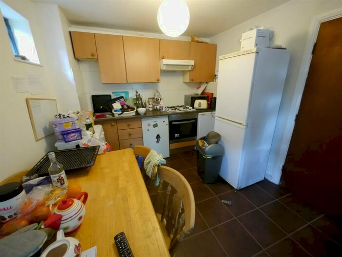 4 Bedroom House To Rent In Flat, Clarendon Court, LS2