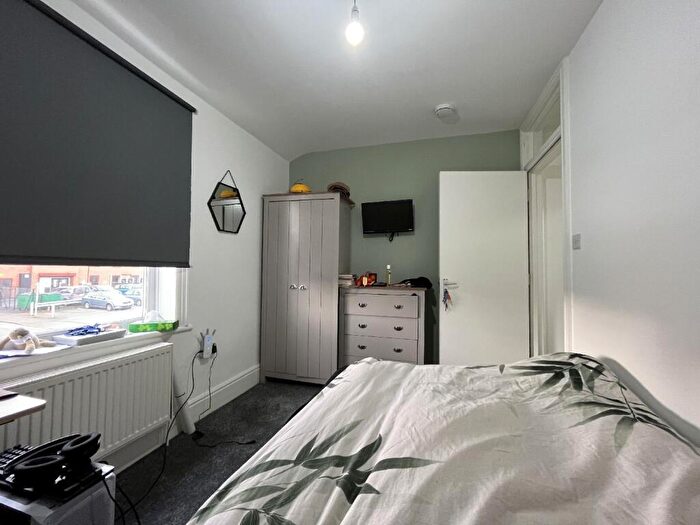 4 Bedroom House To Rent In City Road, Beeston, Nottingham, Nottinghamshire, NG9