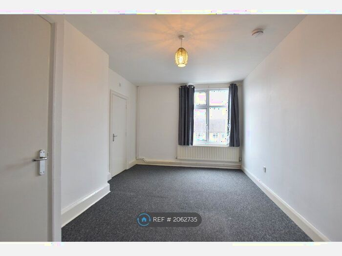 1 Bedroom Flat To Rent In Summerset House, Luton, LU2