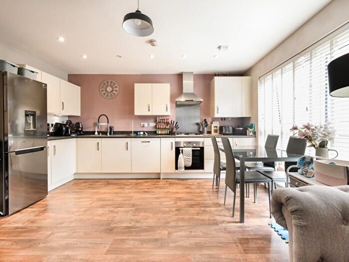 1 Bedroom Flat To Rent In Mansfield Park Street, Southampton, SO18