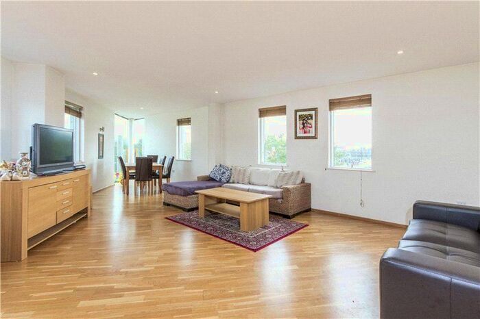 2 Bedroom Flat To Rent In St Georges House, St Georges Road, Richmond, Surrey, TW9