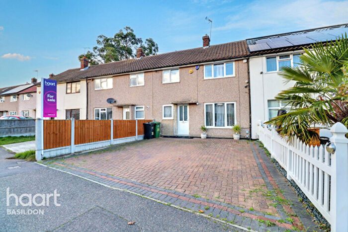 3 Bedroom Terraced House For Sale In Vaughan Williams Road, Basildon, SS15