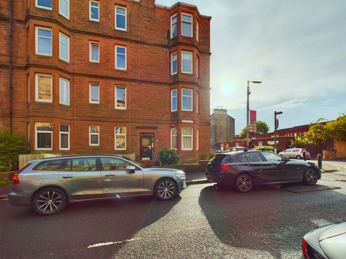 2 Bedroom Flat To Rent In James Gray Street, Shawlands, G41