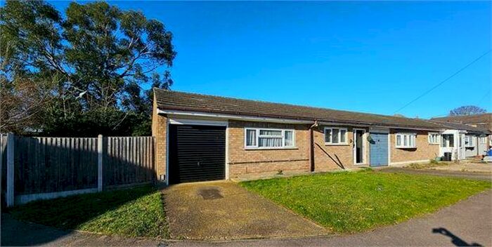 3 Bedroom Semi-Detached Bungalow To Rent In Louise Gardens, Rainham, Rainham, Essex., RM13