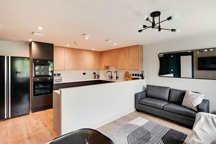 5 Bedroom Flat To Rent In Coniston Road, Bristol, BS34