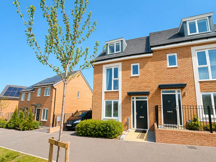 4 Bedroom Semi Detached House For Sale In Faraday Road, Weston-super-mare, BS24