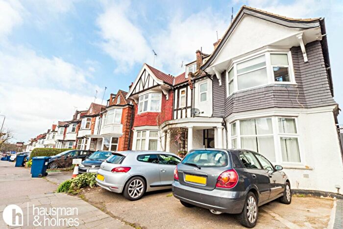 Flat To Rent In North End Road, Golders Green, NW11