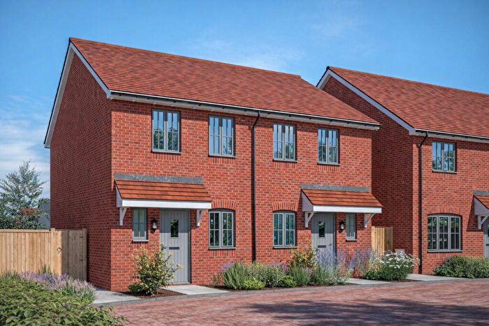 2 Bedroom Semi Detached House For Sale In Oakwood Grove, Alderholt, Fordingbridge, SP6