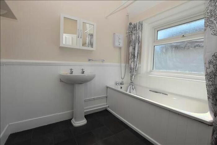 1 Bedroom Flat To Rent In Terminus Avenue, Bexhill-On-Sea, TN39