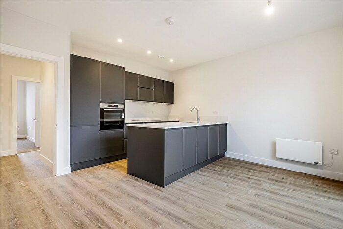 2 Bedroom Flat To Rent In Paddenswick Road, London, W6